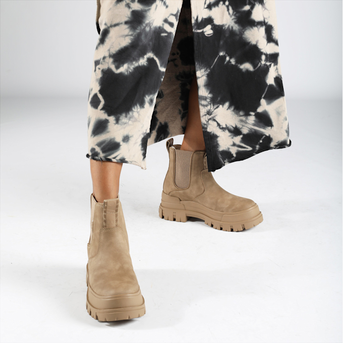 Buffalo Aspha Chelsea Warm brown 64263 2