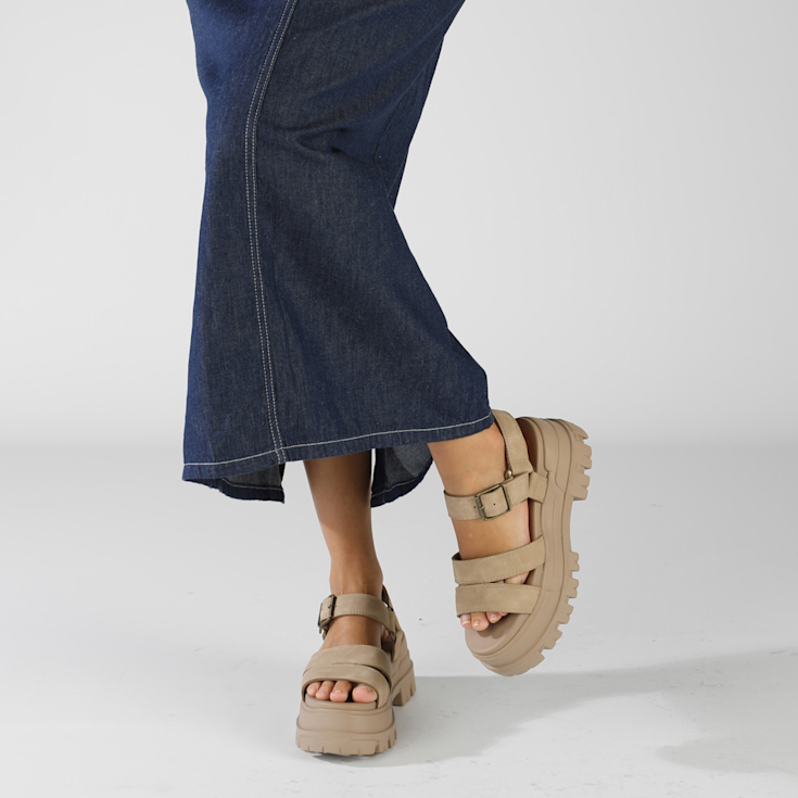 可愛い☆日本未入荷【Buffalo London】Aspha Ts Sandal 関/送込 Buy Buffalo Aspha Ts Sandal in beige in the BUFFALO® Shop