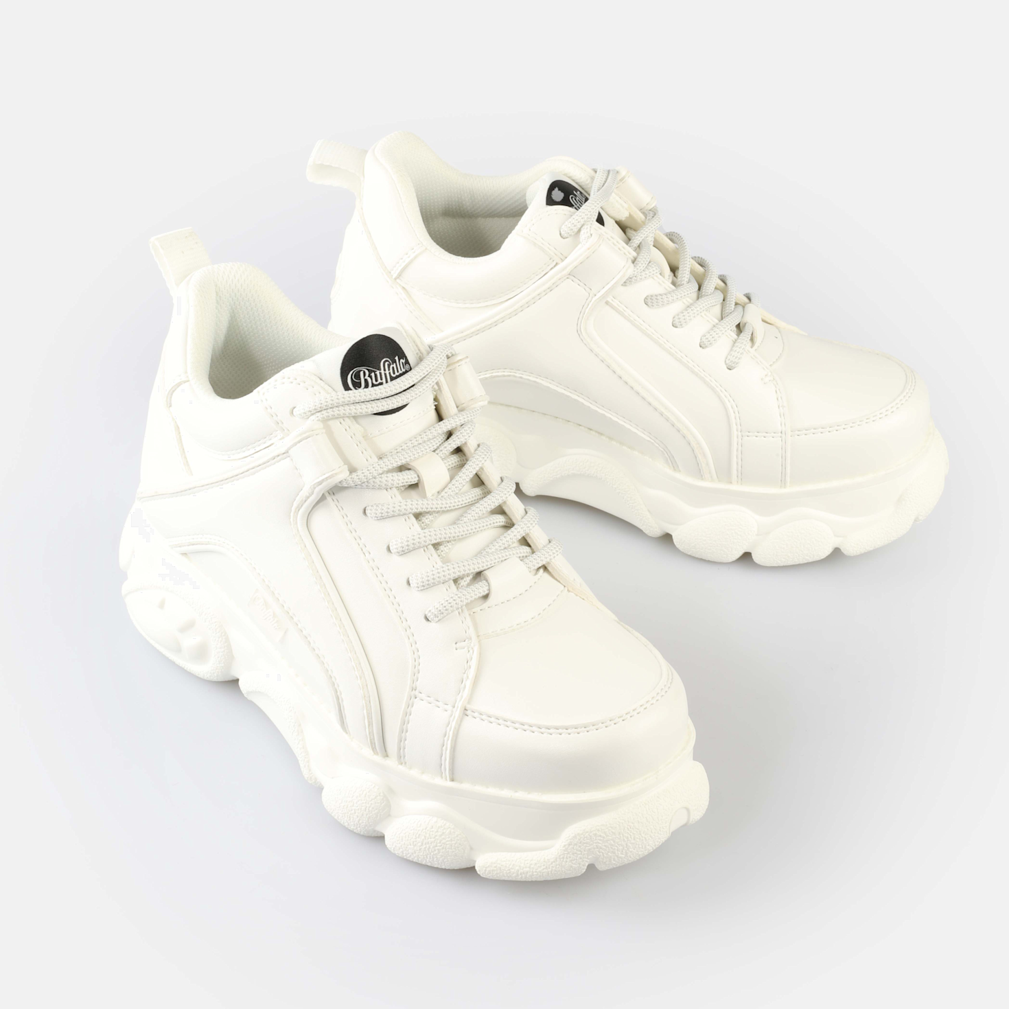 Buy Buffalo CLD Corin in white in the BUFFALO® Shop