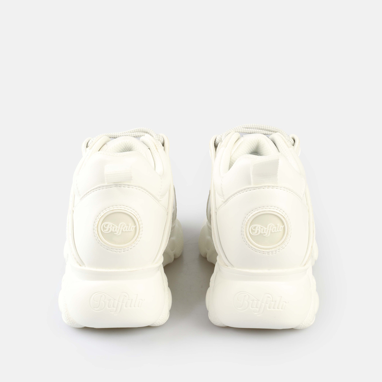 Buy Buffalo CLD Corin in white in the BUFFALO® Shop