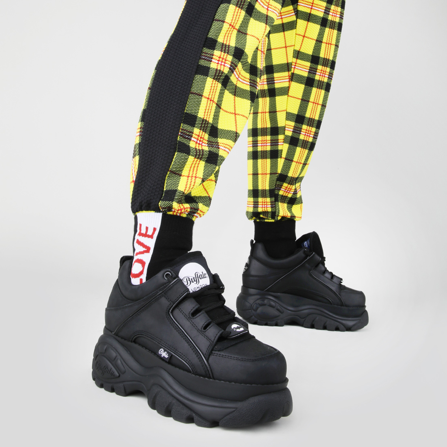 未上陸◆Buffalo London◆クラシックローレザー スニーカー 厚底 未上陸◇Buffalo London◇クラシックローレザー スニーカー 厚底