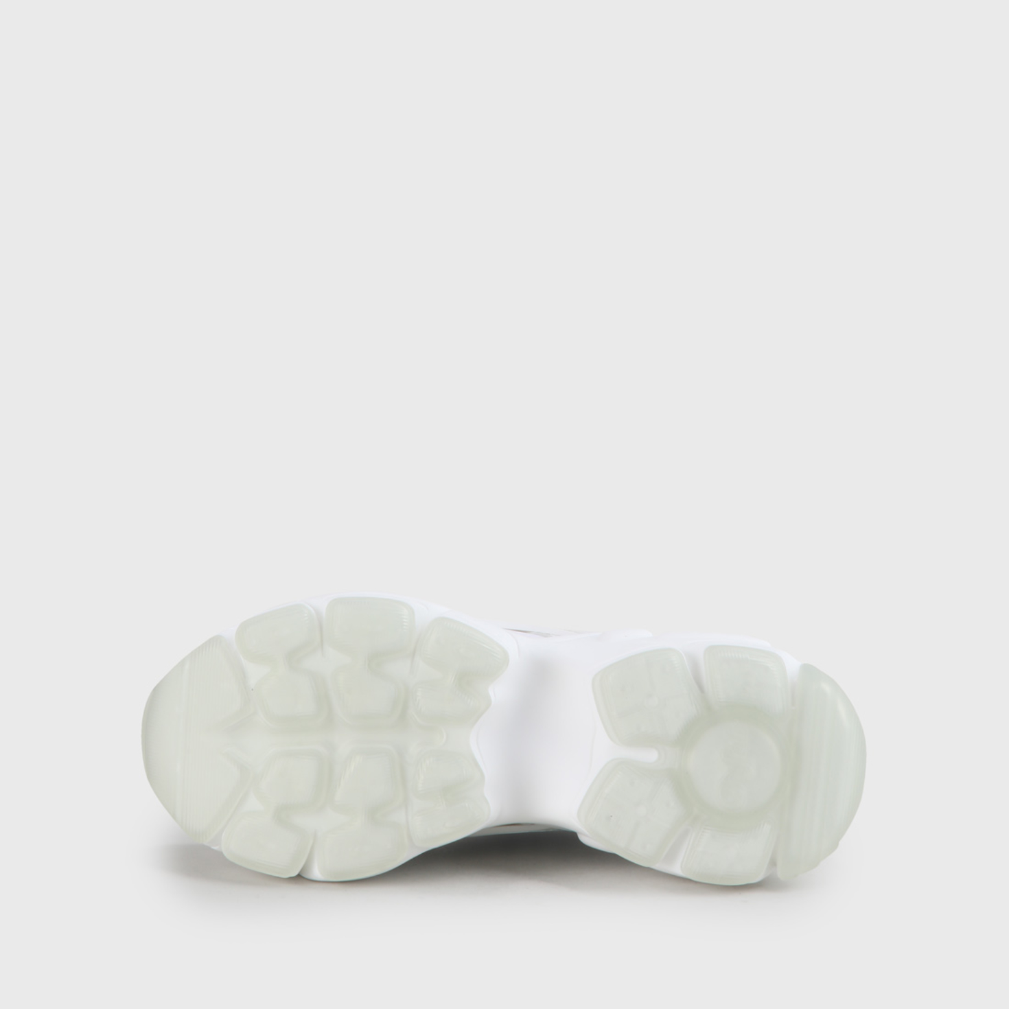 Buy Buffalo Binary C in weiß in the BUFFALO® Shop