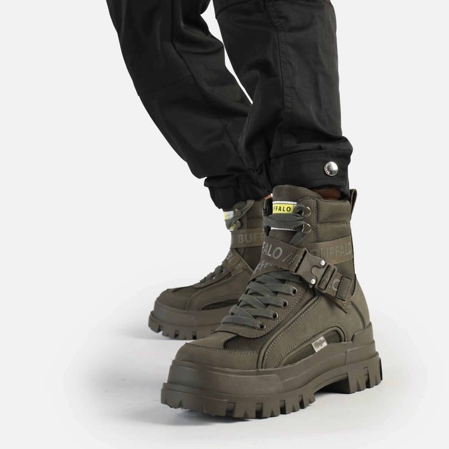 BUFFALO Buy Buffalo Aspha COM 1 Lace Up MID in vert in the BUFFALO® Shop