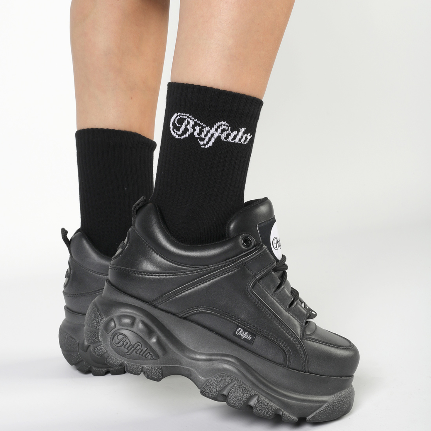 Buy Buffalo Logo Quarter (2 Pack) in schwarz in the BUFFALO