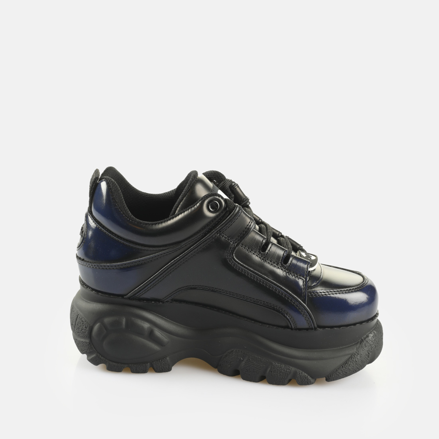未上陸◆Buffalo London◆クラシックローレザー スニーカー 厚底 未上陸◇Buffalo London◇クラシックローレザー スニーカー 厚底