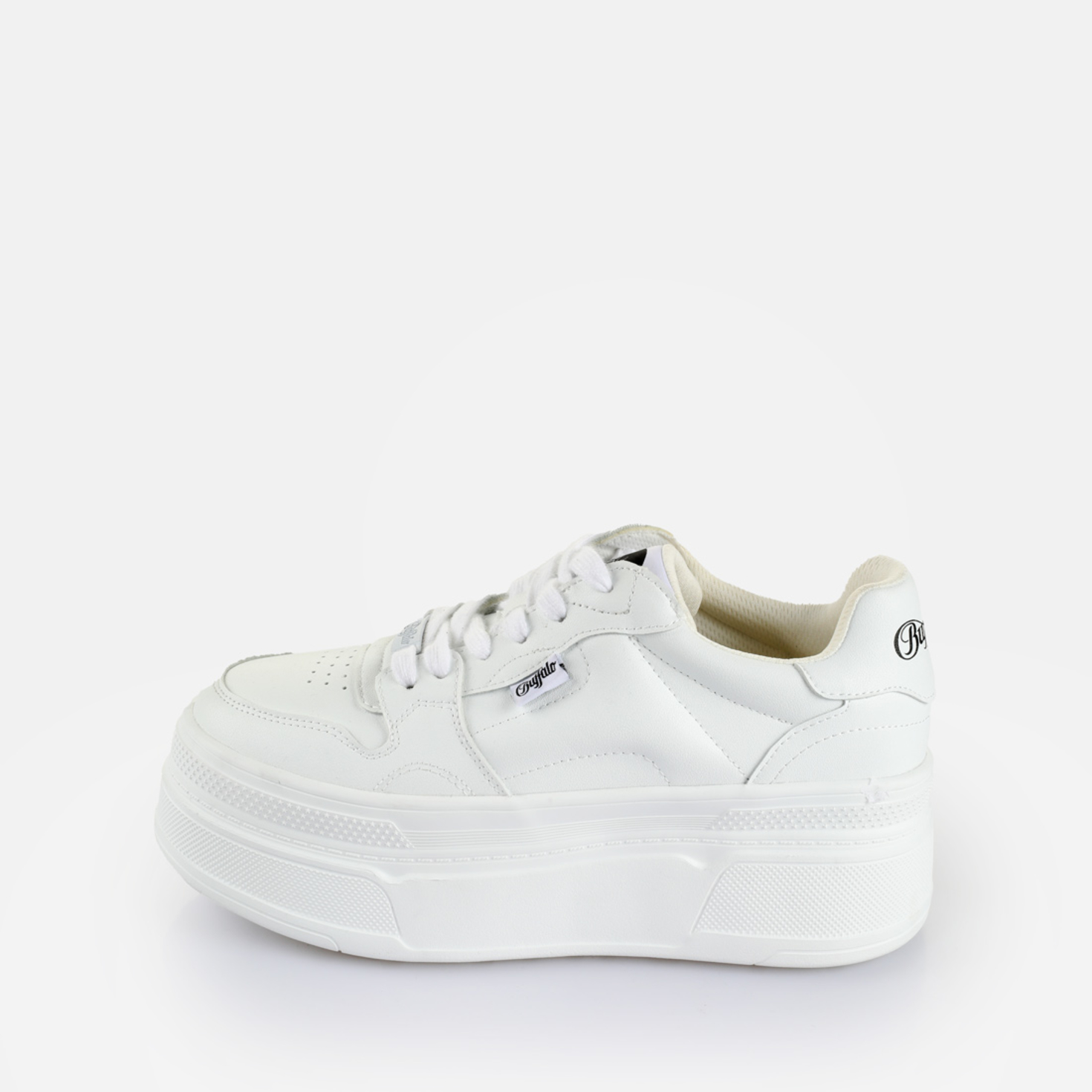 Buy Buffalo Besu in white in the BUFFALO® Shop