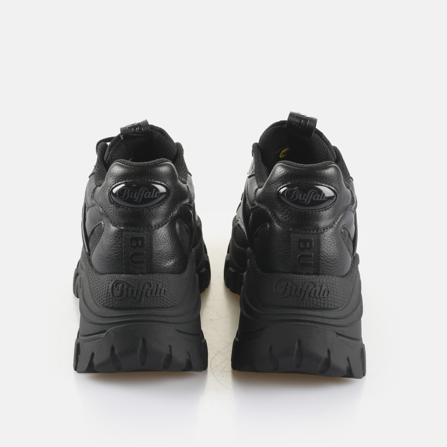 Buy Buffalo Lola Lace Up LO Hike in schwarz in the BUFFALO® Shop