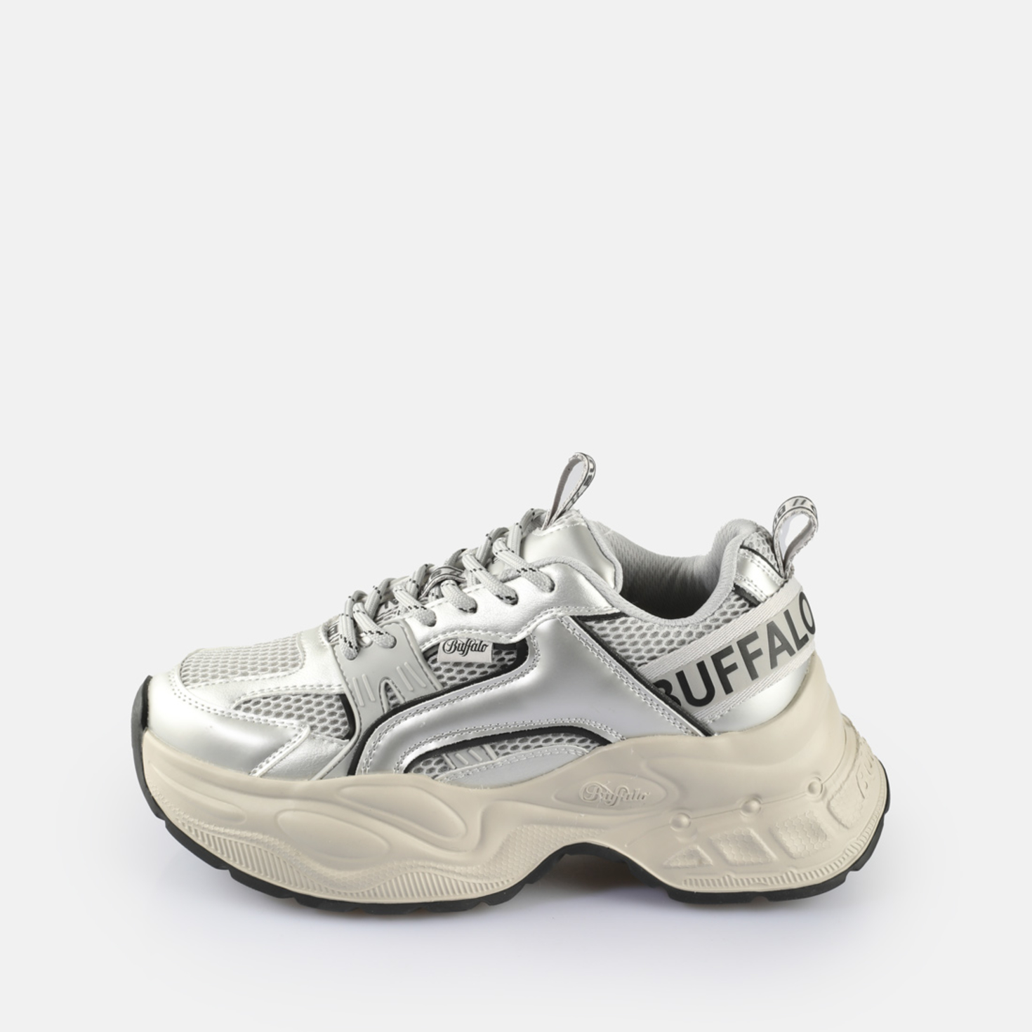 Buy Buffalo Para in white in the BUFFALO® Shop