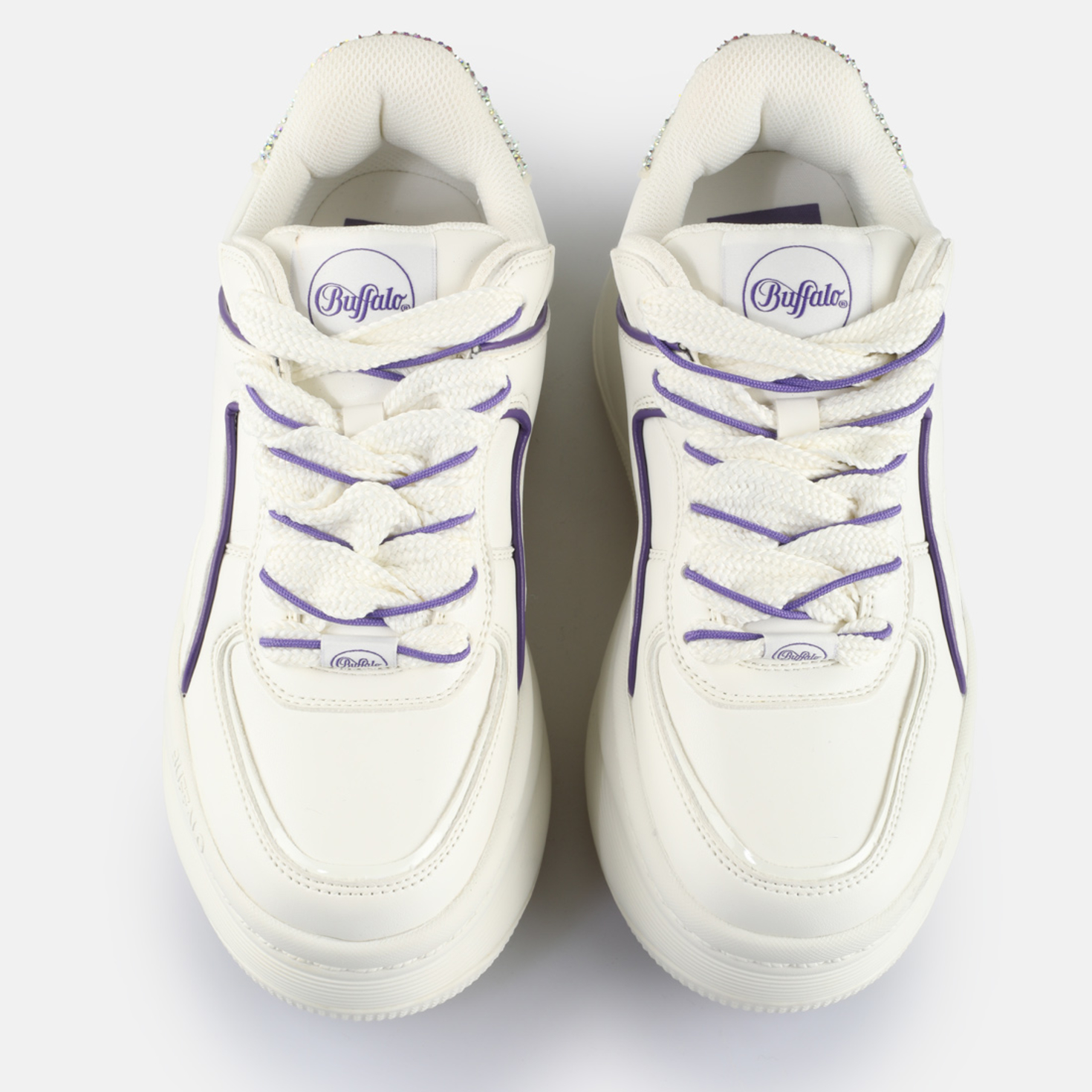 Buy Buffalo Orcus Luxe in white in the BUFFALO® Shop