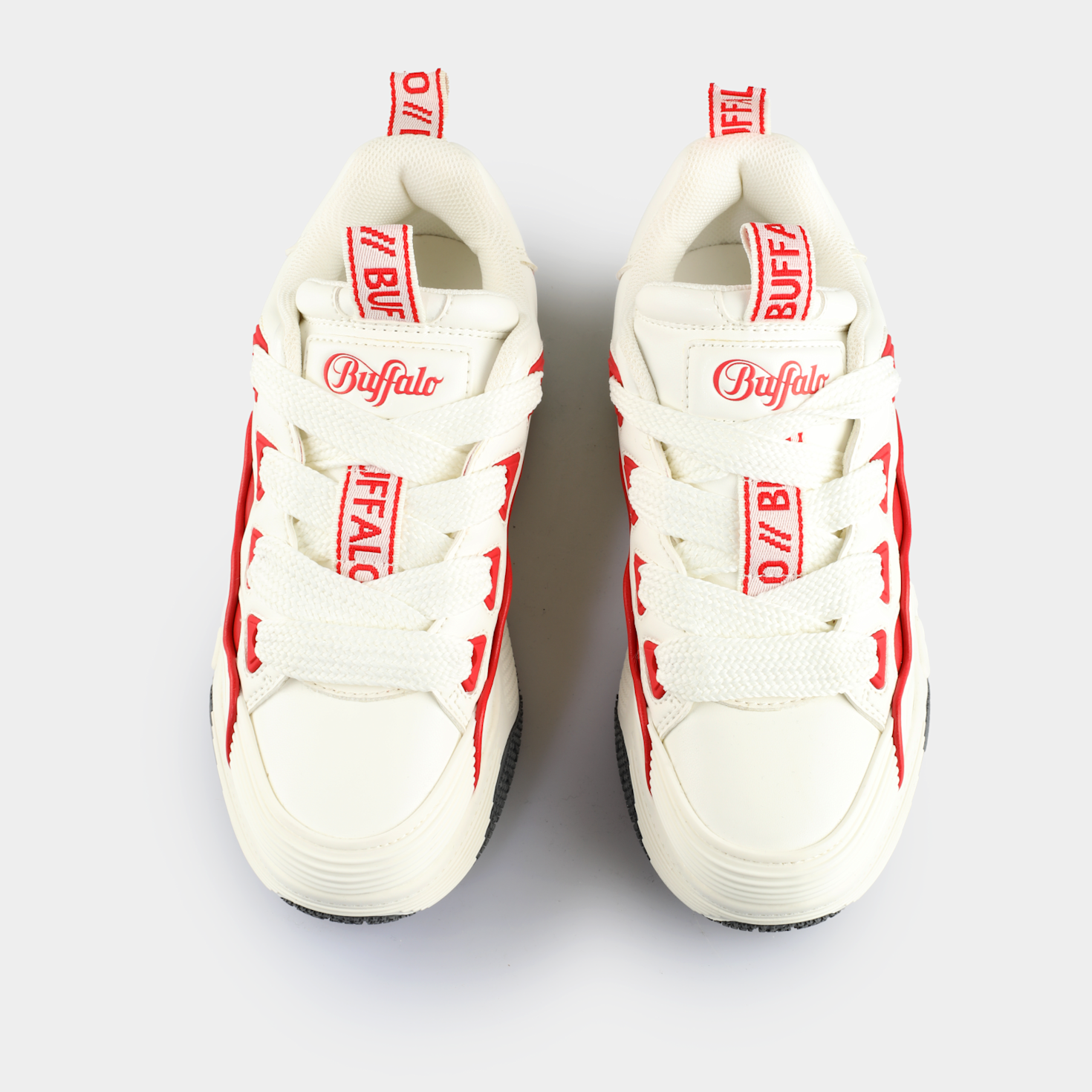 Buy Buffalo Hero Skate in white in the BUFFALO® Shop