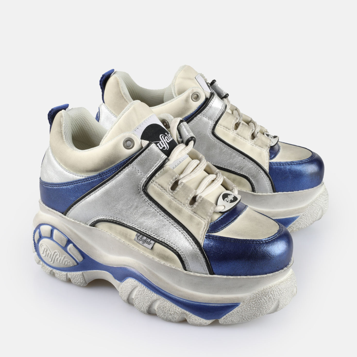 Buy Buffalo Classic Low VNTG in bianco in the BUFFALO® Shop