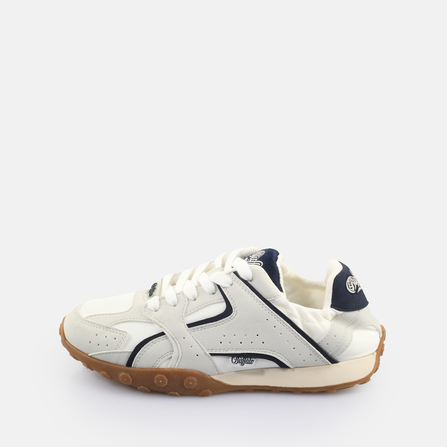 Buy Buffalo Azura in white in the BUFFALO® Shop