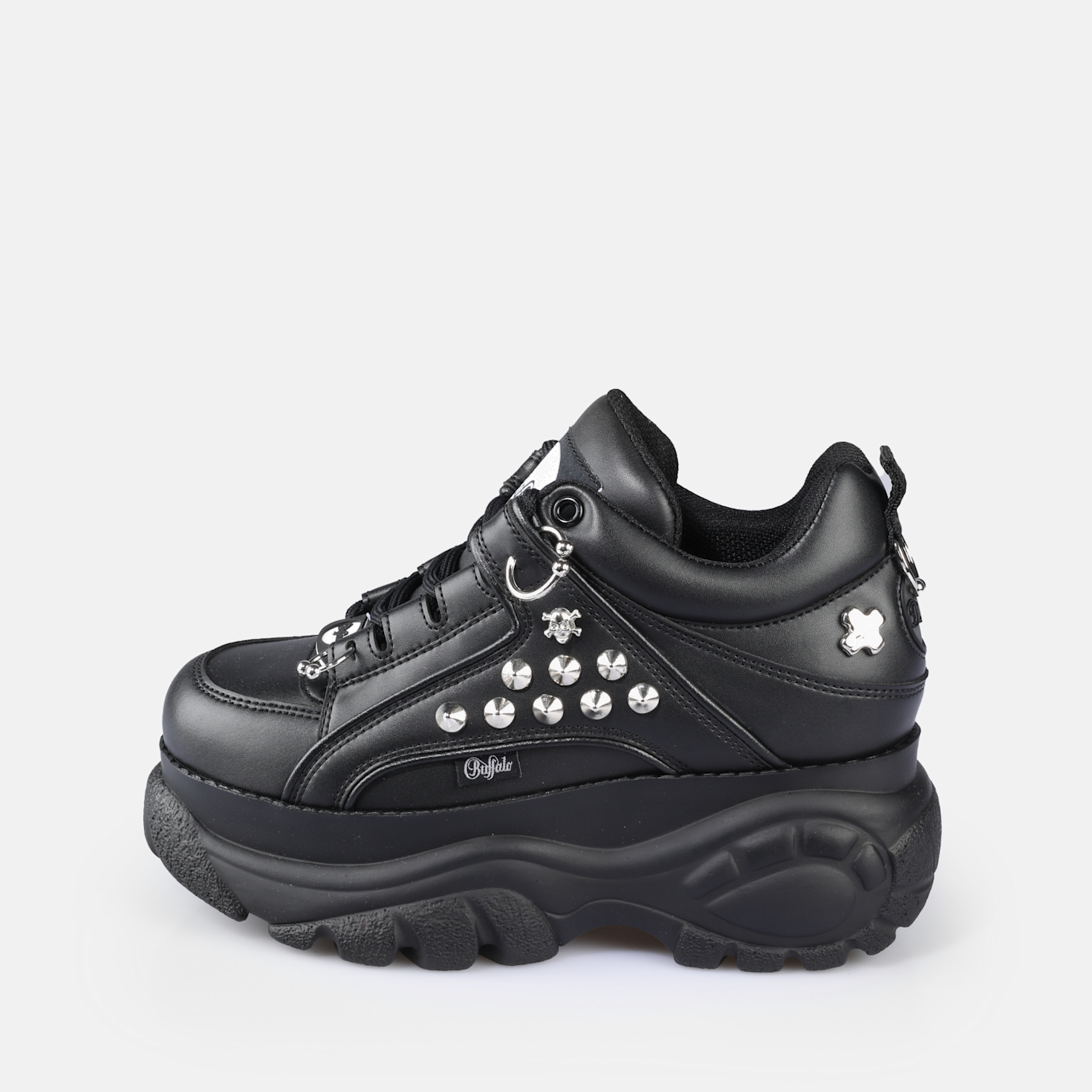 Buy Buffalo Classic Low Punk in black in the BUFFALO® Shop