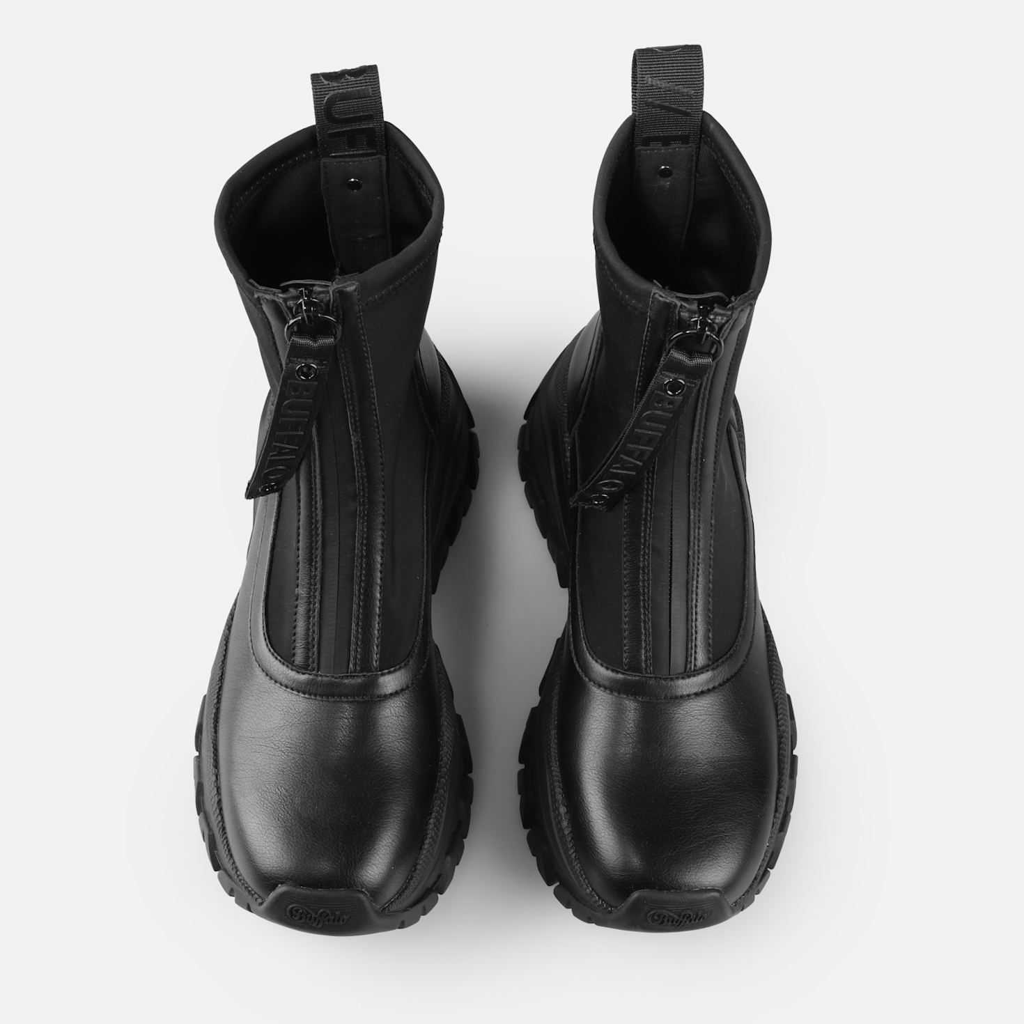 Buy Buffalo Lola Front Zip in nero in the BUFFALO® Shop