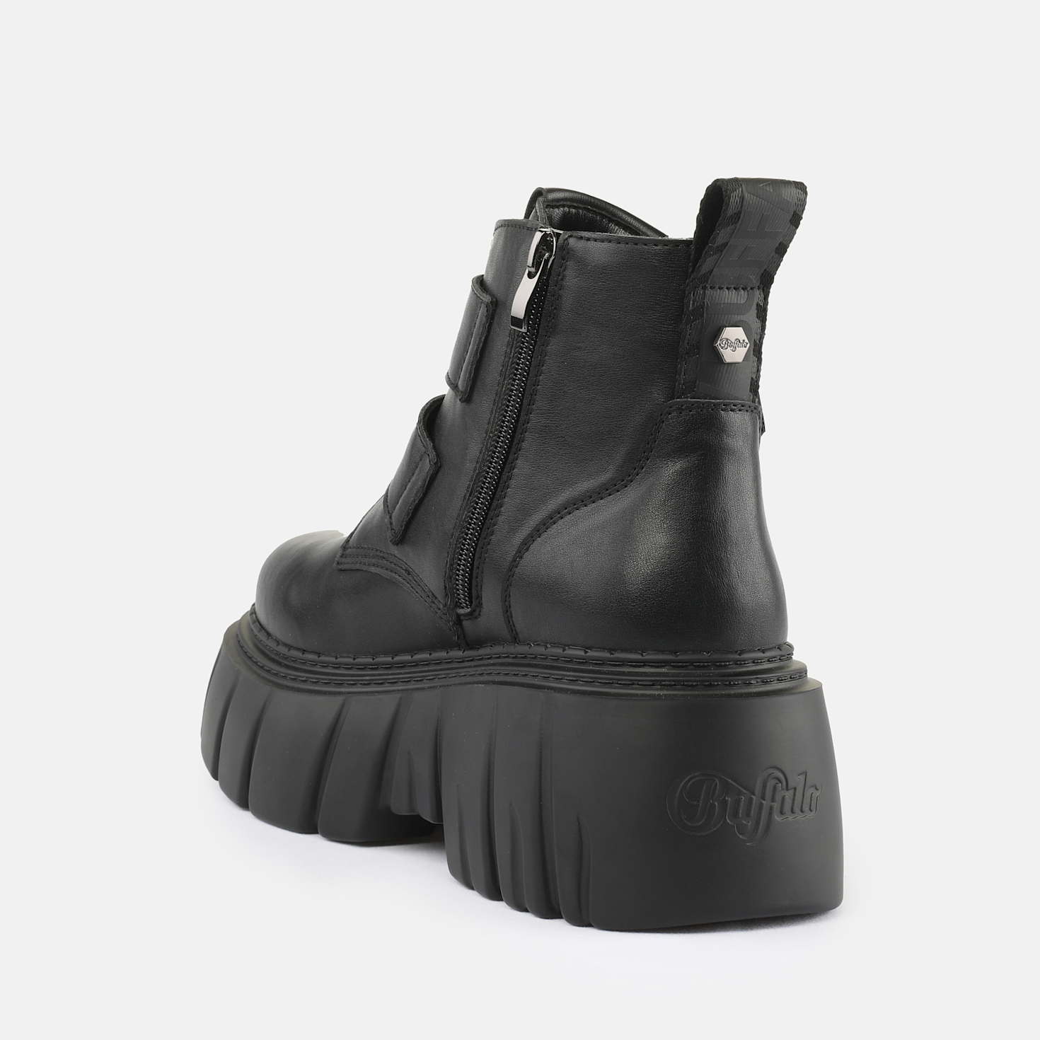 レイ・ペトリ　BUFFALO Buy Buffalo Zespher Biker Buckle in Undefined Color in the BUFFALO