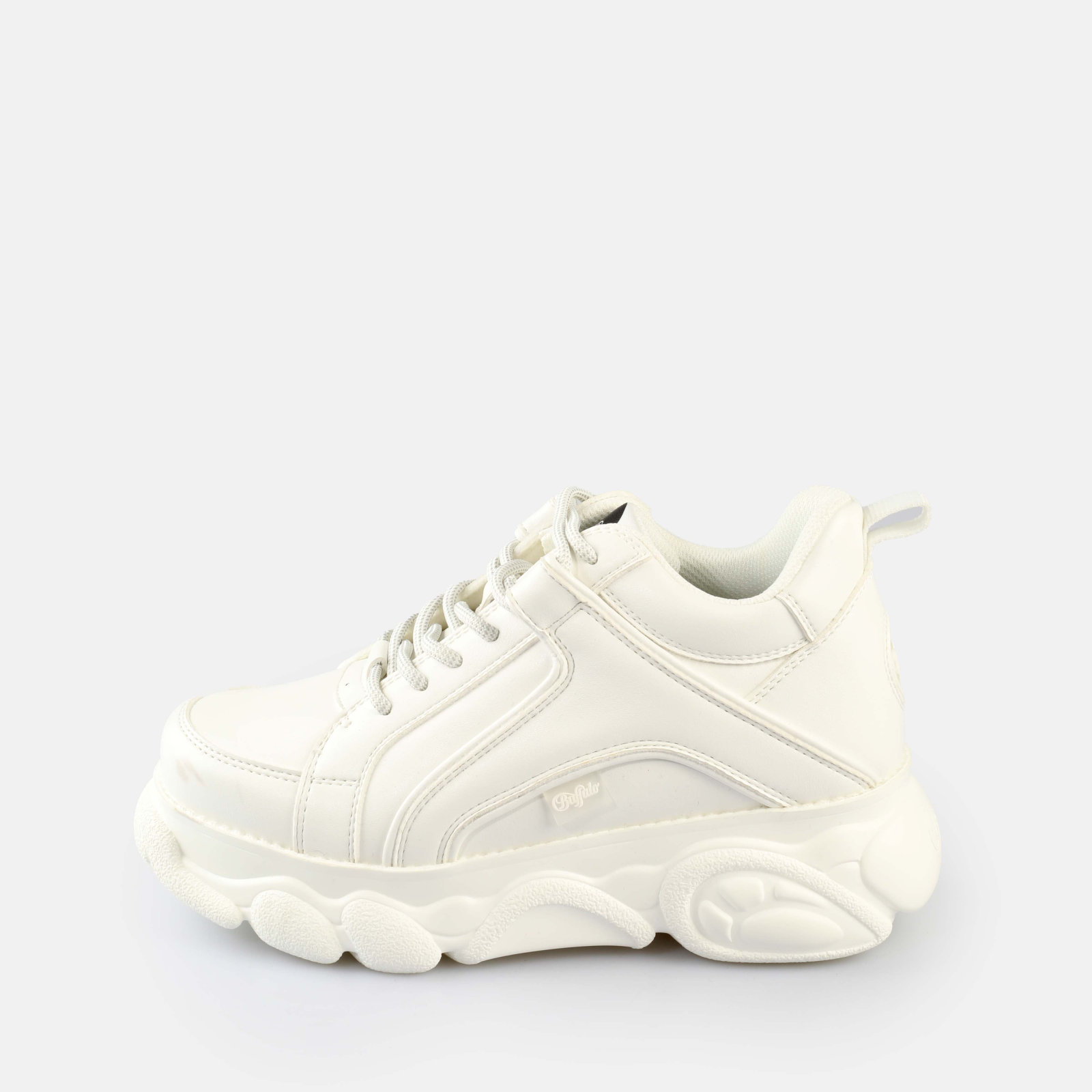 Buy Buffalo CLD Corin in white in the BUFFALO® Shop