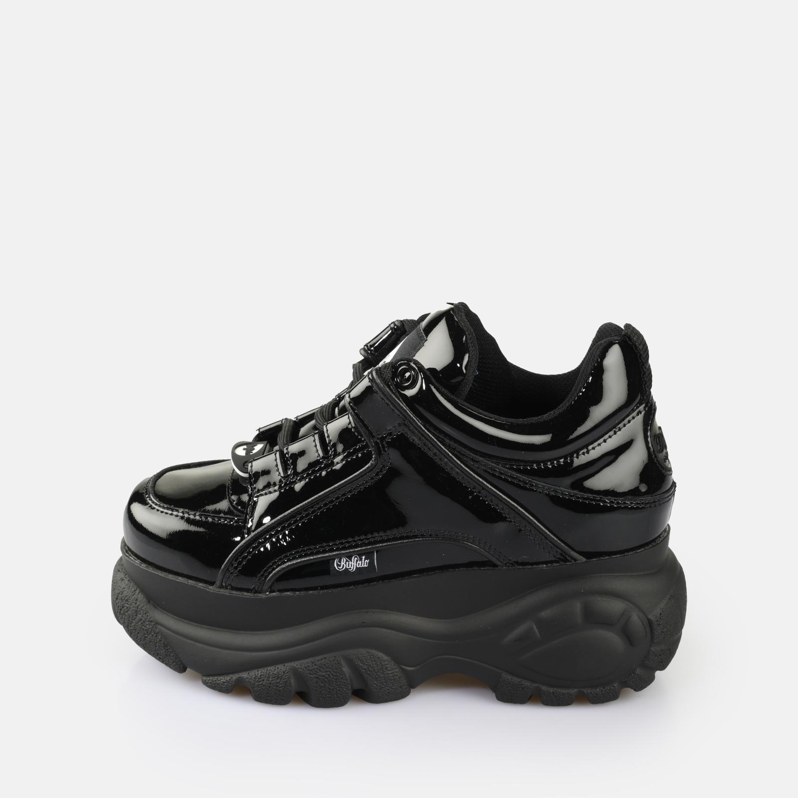 Buy Buffalo Classic Low Patent Leather in noir in the