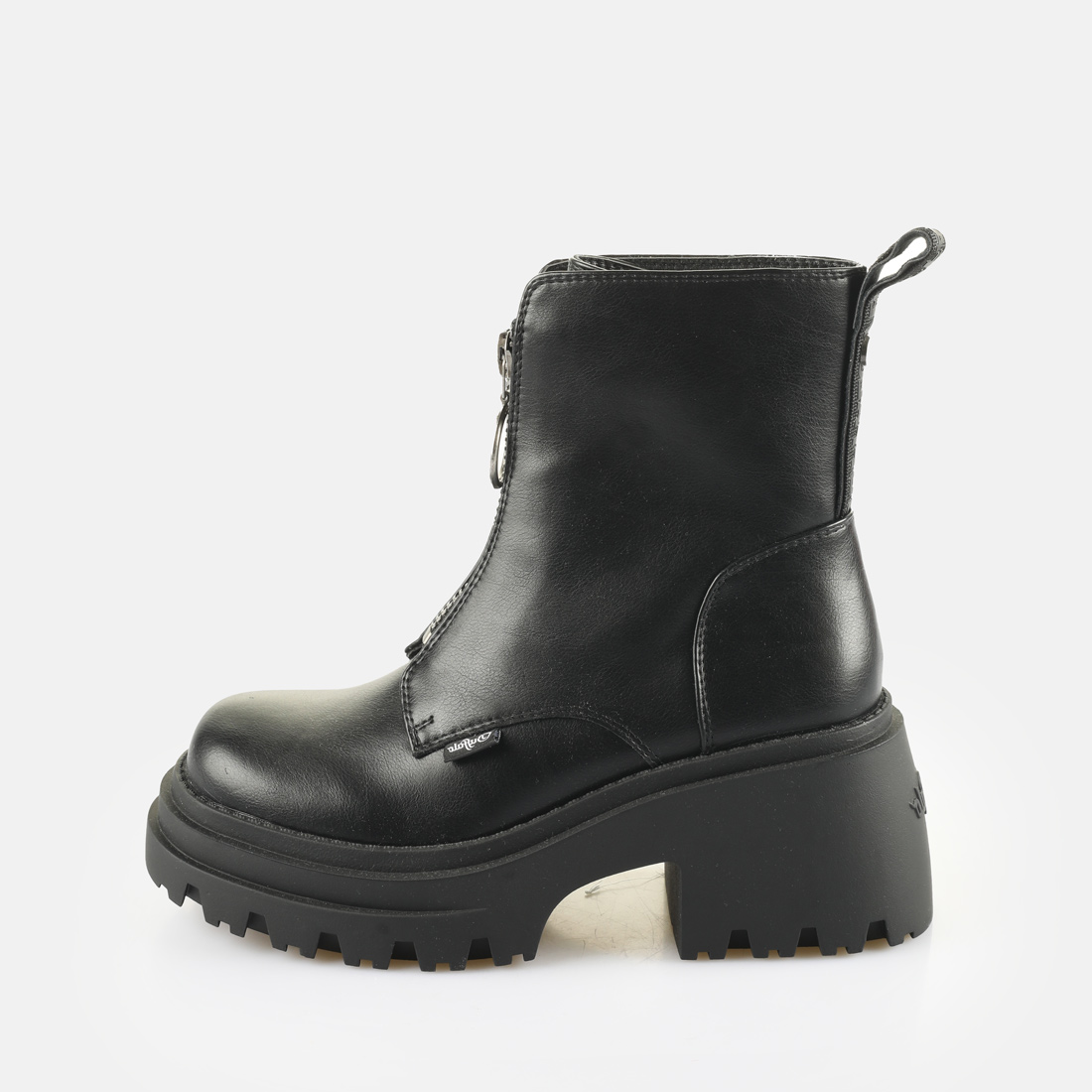Buy Buffalo Bravr Zip in black in the BUFFALO® Shop