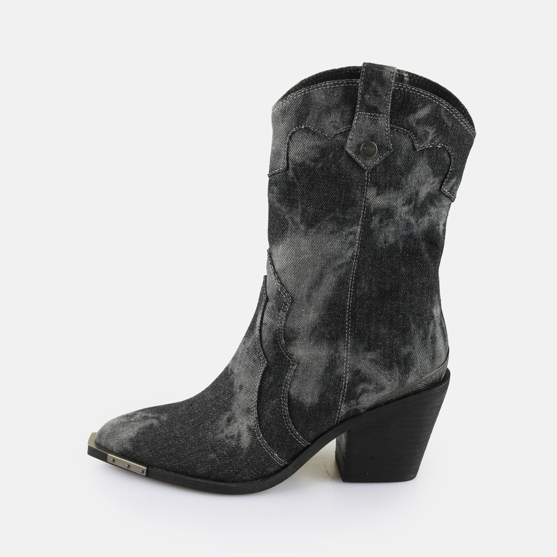 Buy Buffalo West Boot MID in grey in the BUFFALO® Shop display picture 2