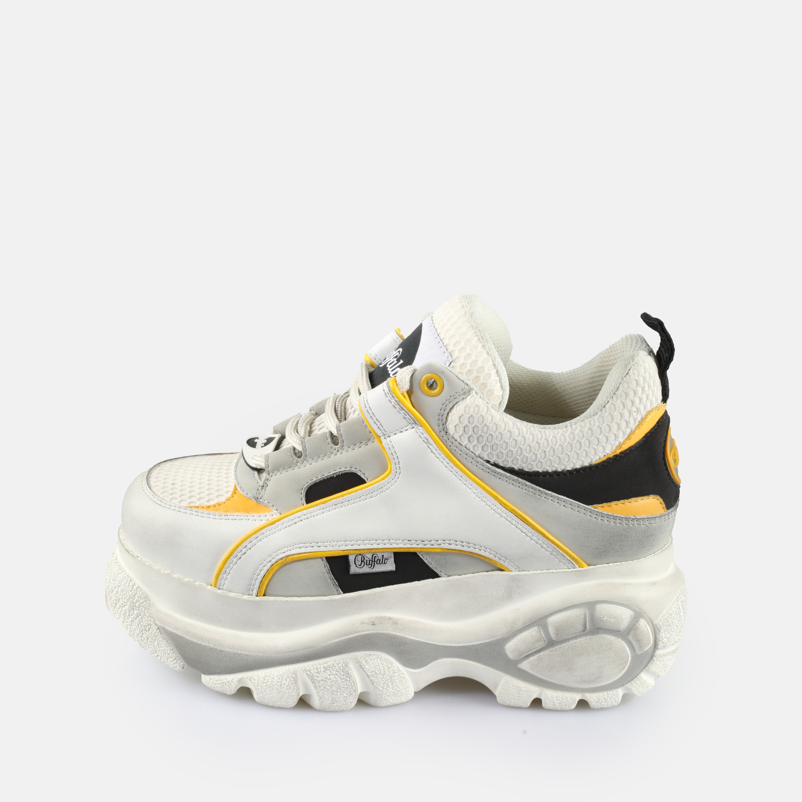 Buy Buffalo Classic Low Rev VNTG BS in white in the BUFFALO® Shop