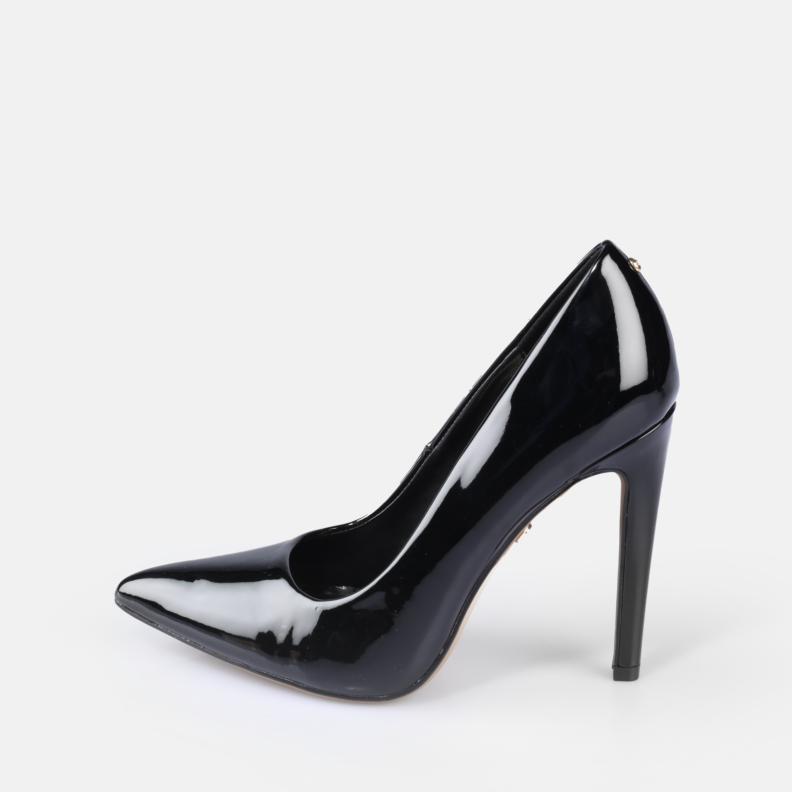 Buy Buffalo Sienna Pump in black in the BUFFALO® Shop