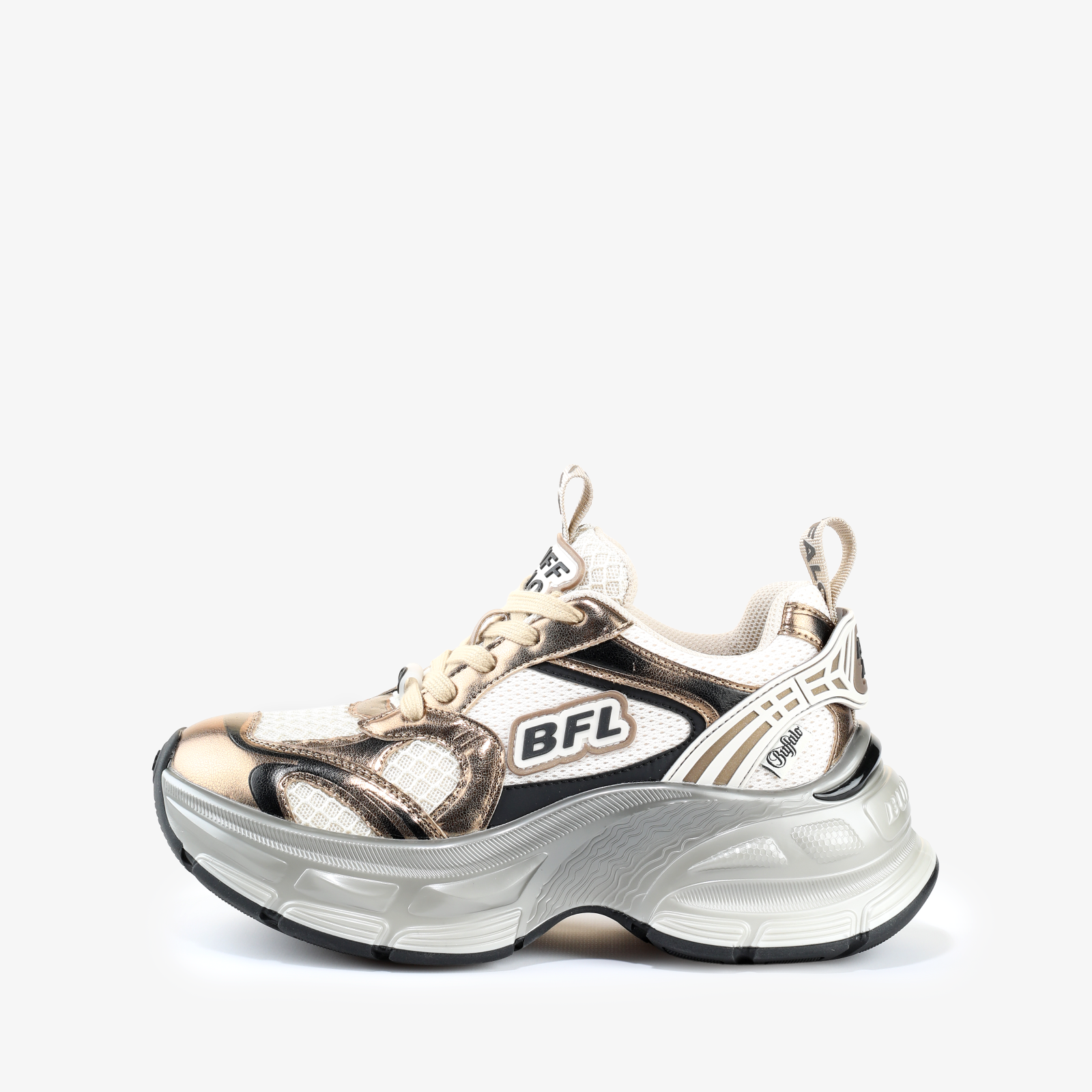 Buffalo というブランドのルータ。3ヶ月ぐらいご利用しております。 Buy Buffalo Ridr One in beige in the BUFFALO® Shop
