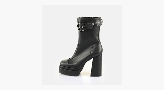Buy Buffalo May W Zip Boot in black in the BUFFALO® Shop