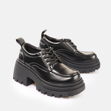 Buy Buffalo Bravr Lace Up LO in black in the BUFFALO® Shop