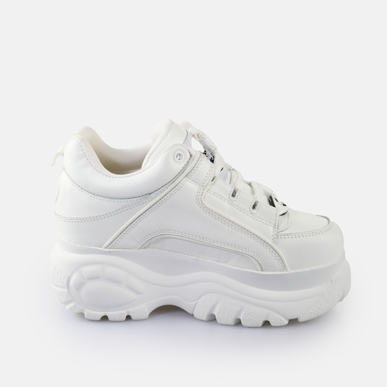 Buy Buffalo Classic Low Leather in white in the BUFFALO® Shop