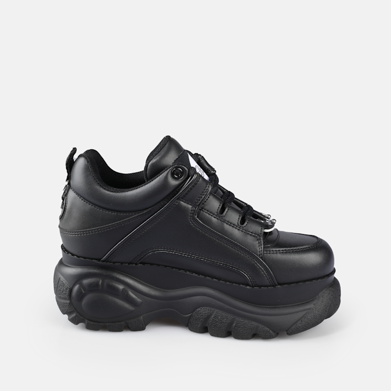 Buy Buffalo Classic Low Punk in noir in the BUFFALO® Shop