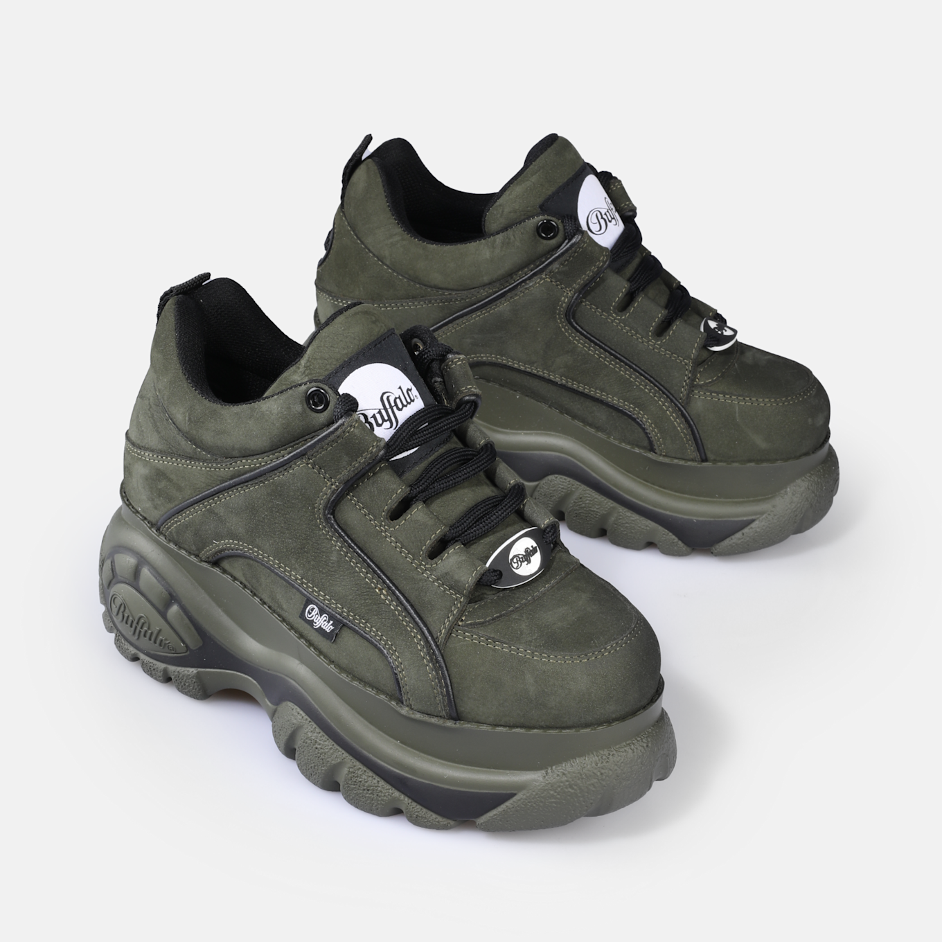 Achète Buffalo Classic Low Leather à vert chez BUFFALO®