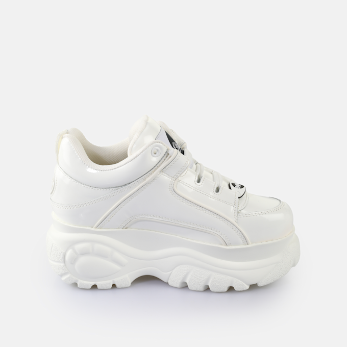 Buffalo Classic Low Patent Leather bianco 62418 5