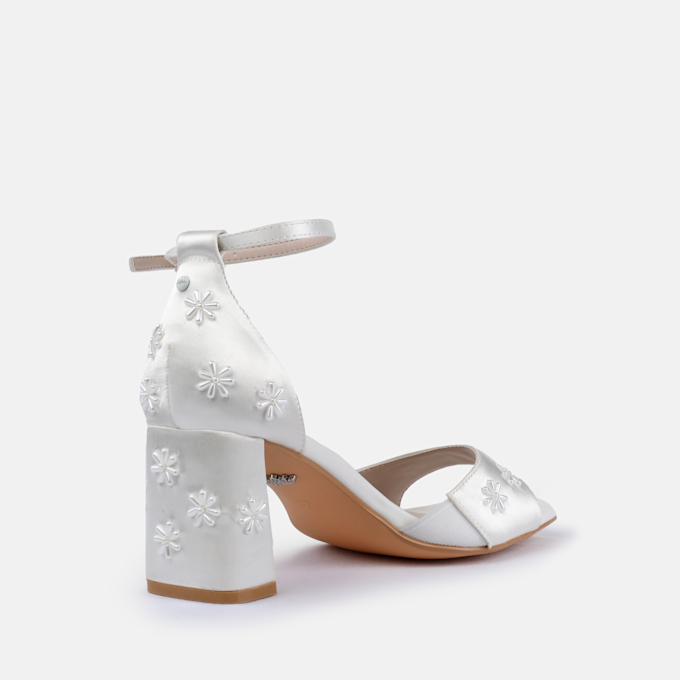 Buffalo Ashley Flower Pearl bianco 97346 3
