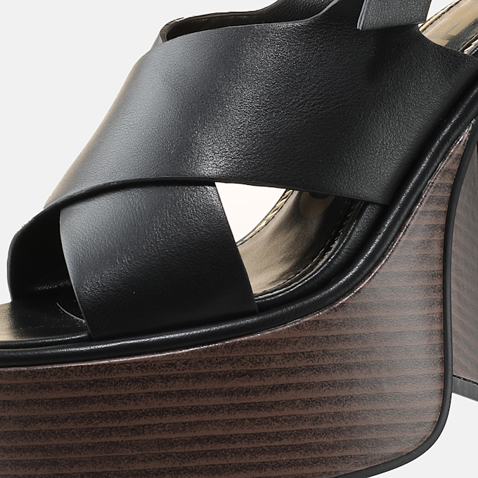 Buffalo Heart Cross Sandal negro 102314 5