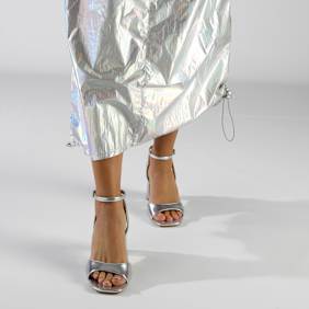 Buffalo April Neat silver