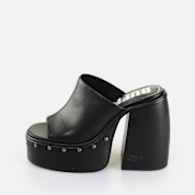 Buy Buffalo Heart Mule in negro in the BUFFALO® Shop